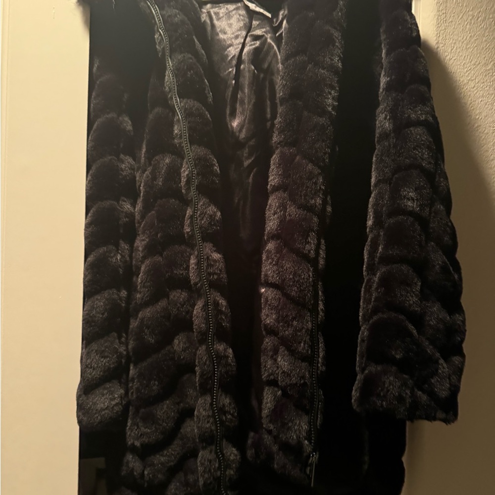Via Spiga faux fur chevron with hood , soooo soft worn on my a couple times